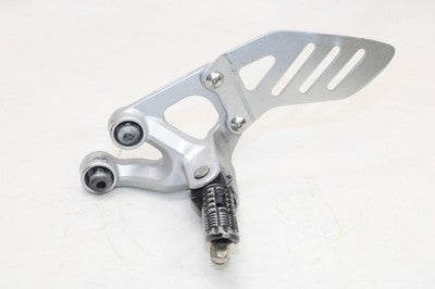 08-09 SUZUKI GSXR 600 OEM LEFT FRONT FOOT REST PEG STEP