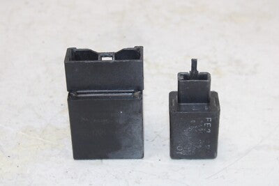 01-05 YAMAHA FZ1 Fazer FZS1000 OEM TURN SIGNAL BLINKER RELAY FLASHER SWITCH PAIR