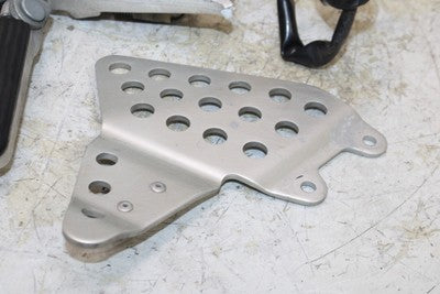 00-01 HONDA CBR929RR OEM RIGHT REARSET REAR SET DRIVER FOOT PEG REST STOP