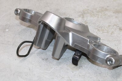 04-05 KAWASAKI ZZR1200 OEM FORKS UPPER TRIPLE TREE CLAMP