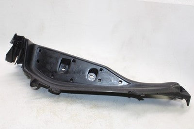 2018 YAMAHA XMAX CZD300 OEM RIGHT SIDE FOOT PANEL REST COWL
