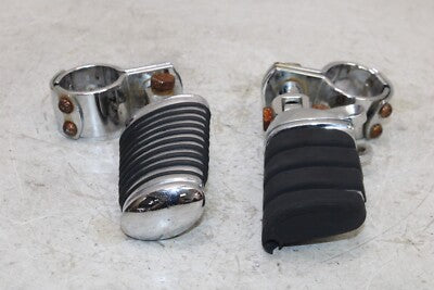 2004 KAWASAKI VULCAN 2000 VN2000A OEM FRONT FOOT RESTS PEGS STEPS SET PAIR