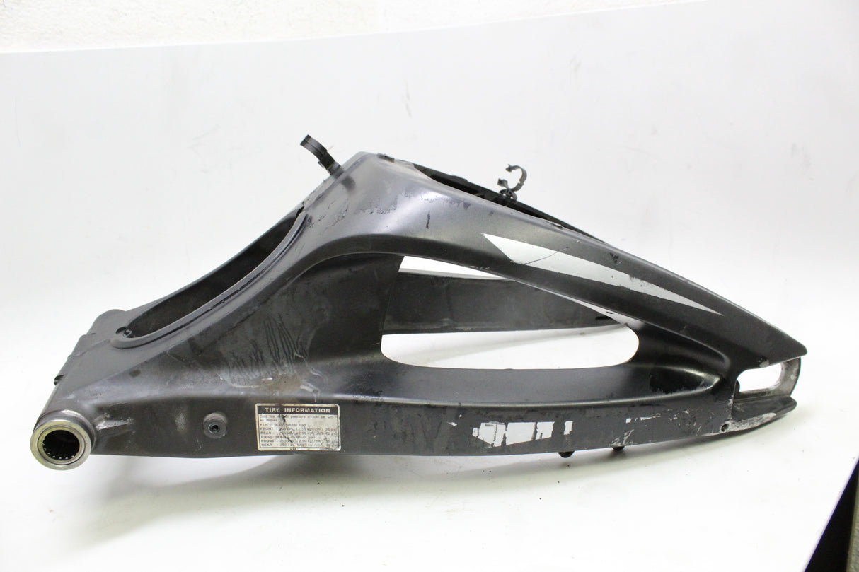 2005 Yamaha YZF R6 OEM REAR SWINGARM BACK SUSPENSION SWING ARM