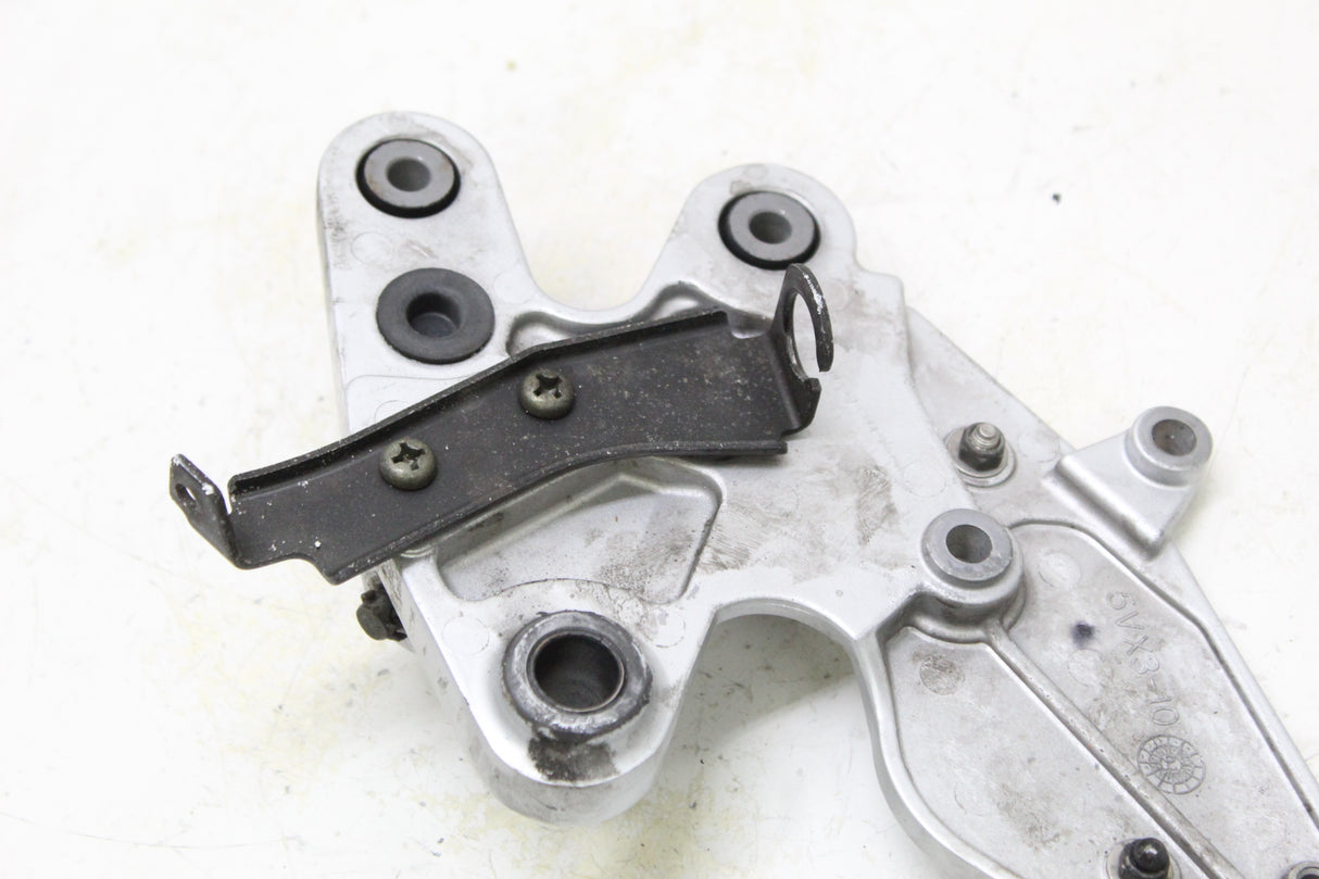 2005 YAMAHA FZ6 OEM RIGHT REARSET FOOTREST MOUNT BRACKET HEEL GUARD
