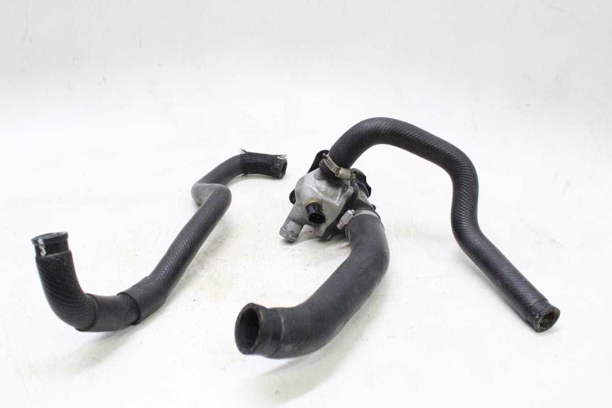 2005 KAWASAKI VULCAN 1500 VN1500 Thermostat Housing Coolant Hoses Cap