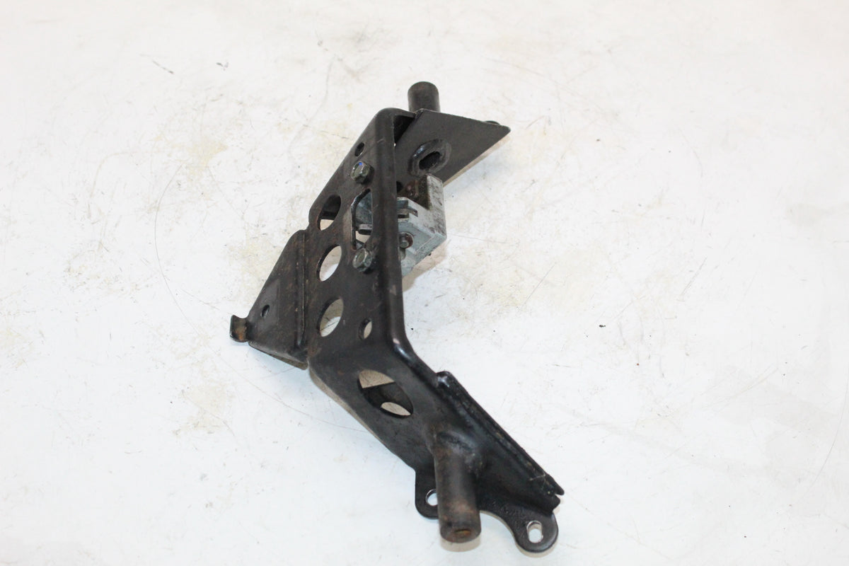 2002 Yamaha Zuma 50 YW50 OEM FRONT SEAT MOUNTING BRACKET MOUNT
