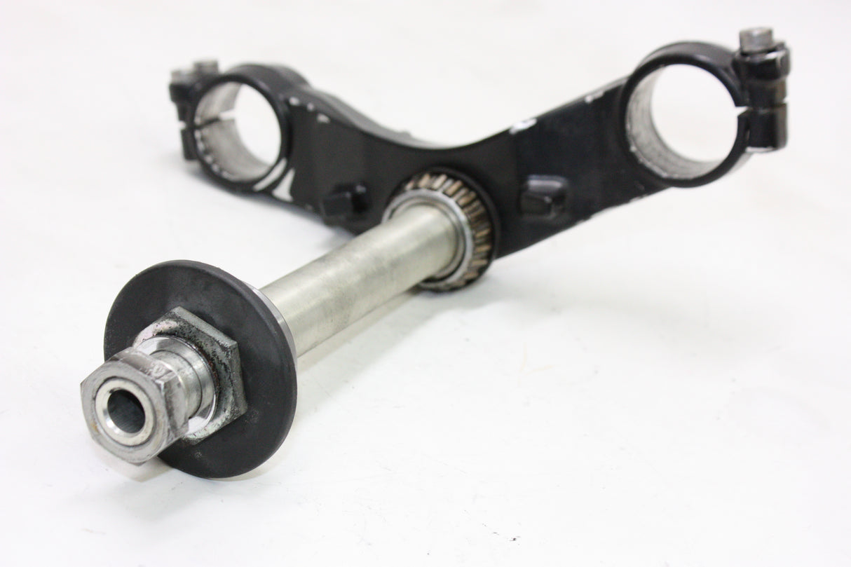 2004 Triumph Daytona 600 OEM FRONT FORKS CLAMP LOWER TRIPLE TREE STEM