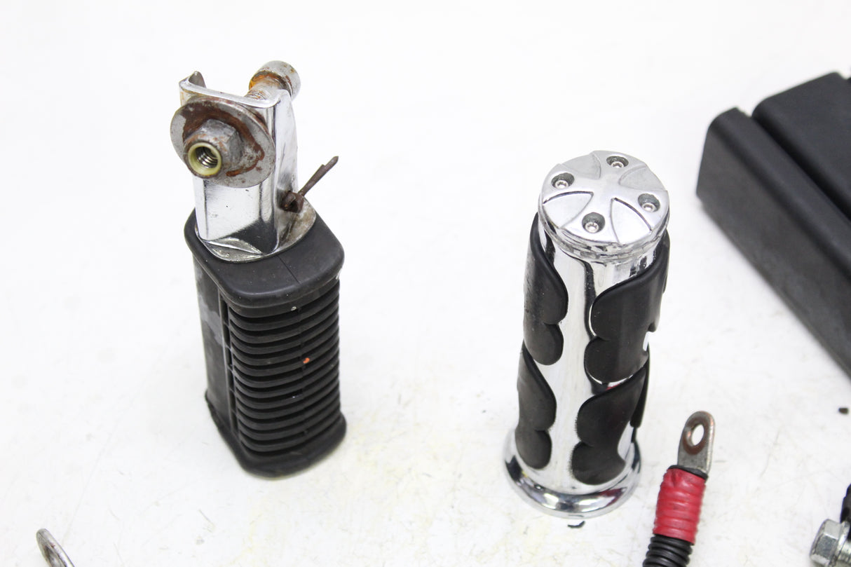 2000 Harley-Davidson Softail Deuce FXSTD OEM BOLT SET MISC