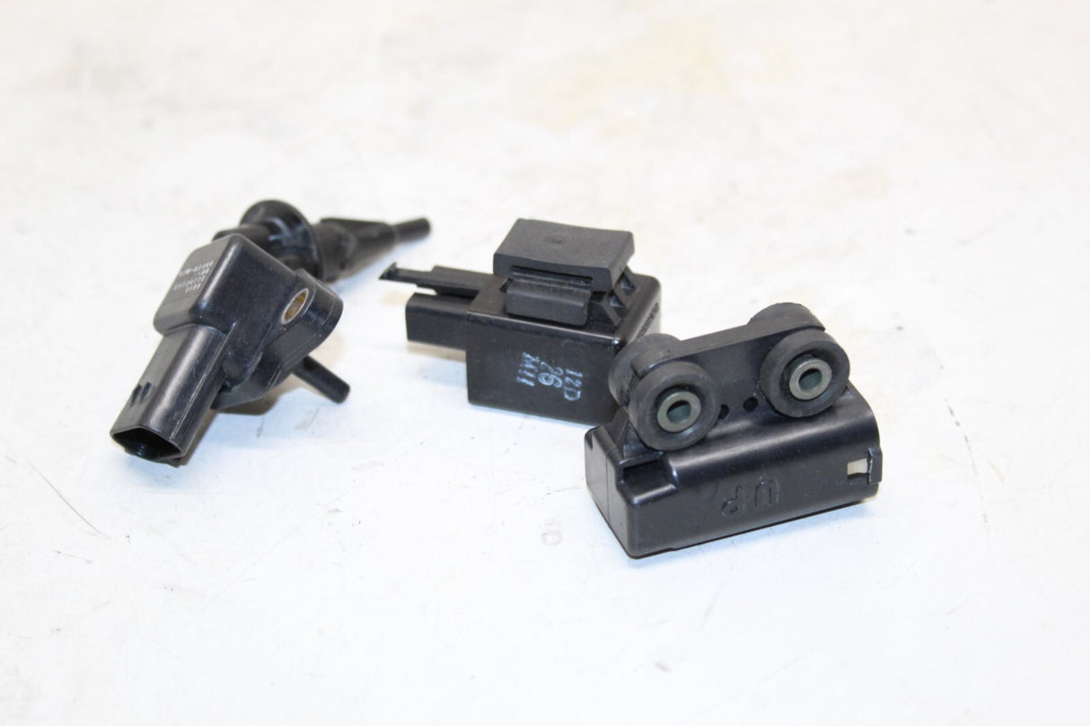 2003-05 Yamaha Yzf R6 Signal Relays Switchs Sensors OEM