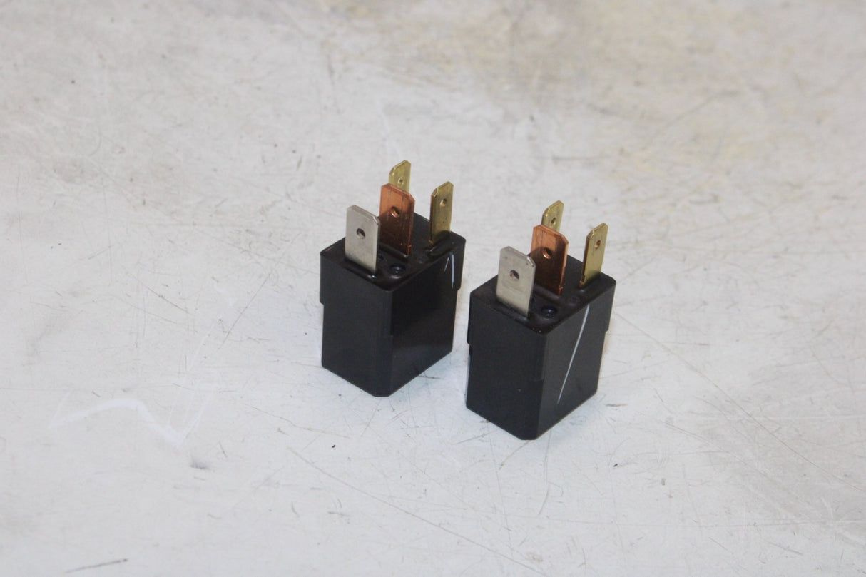 18-23 DUCATI SCRAMBLER 1100 SPORT OEM RELAY PAIR ASSEMBLY FUSE BOX