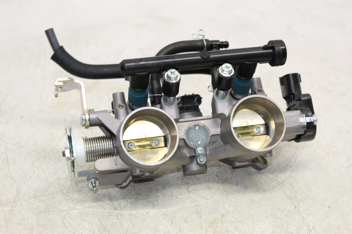 2022 YAMAHA MT-07 MTN690 MAIN FUEL INJECTORS / THROTTLE BODIES WITH FUEL LINE