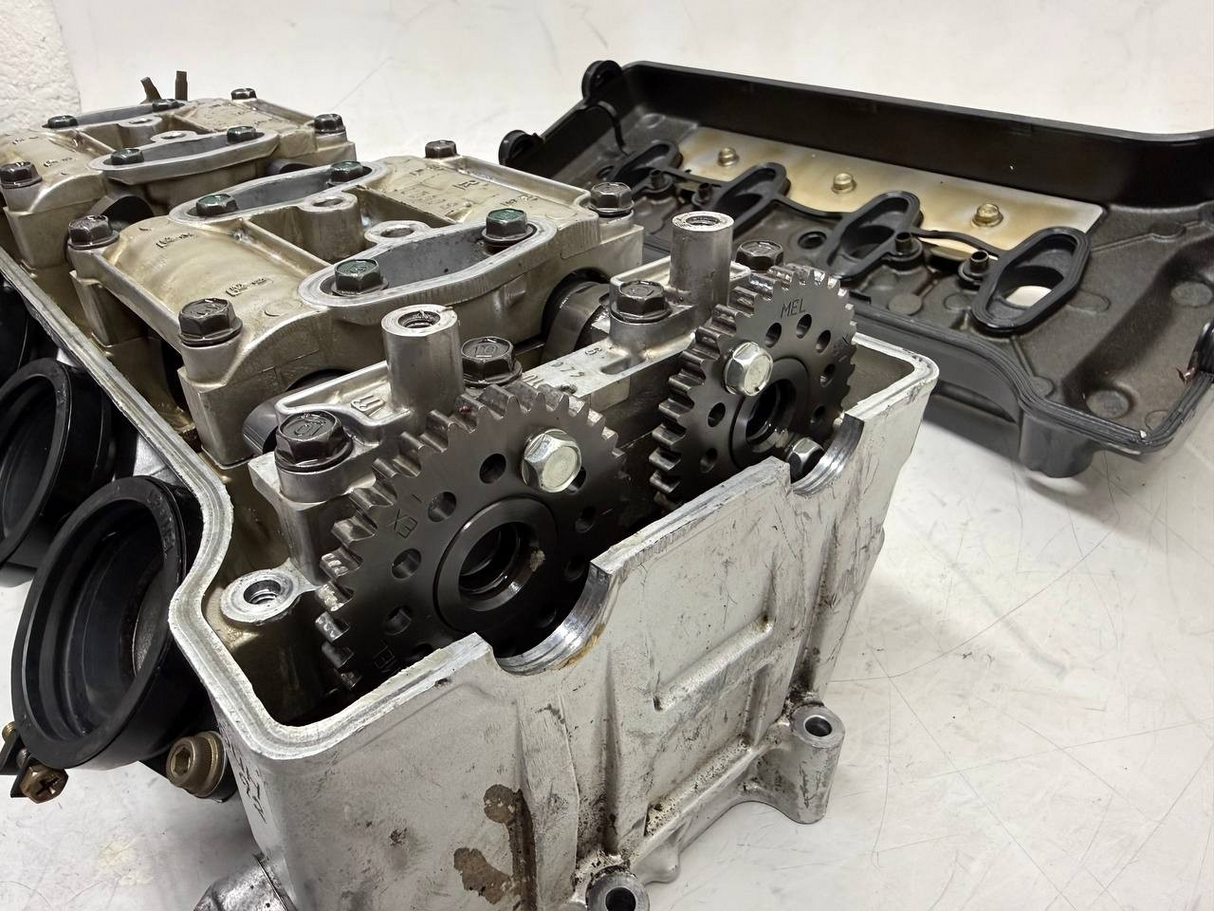 2004-05 Honda Cbr1000rr Engine Top End Cylinder Head 12010-mel-000 OEM