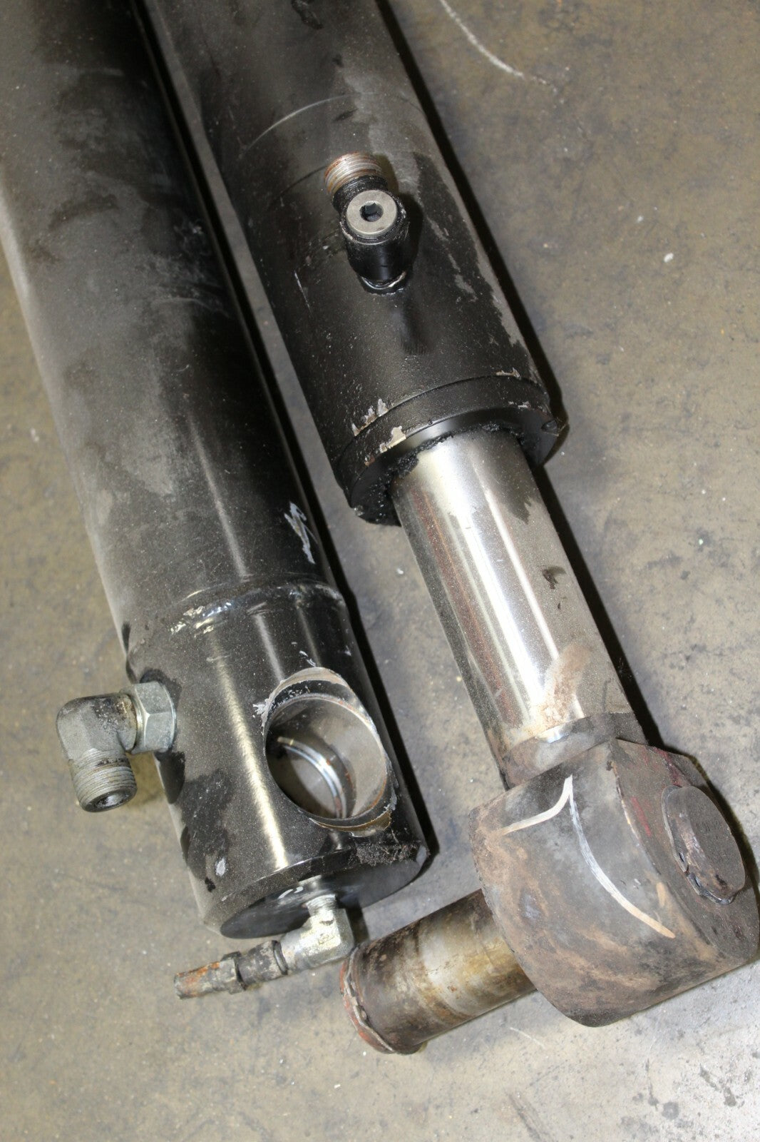 2018 Caterpillar 246D Cat Skid Steer Hydraulic Cylinder Lift Rear L/R OEM