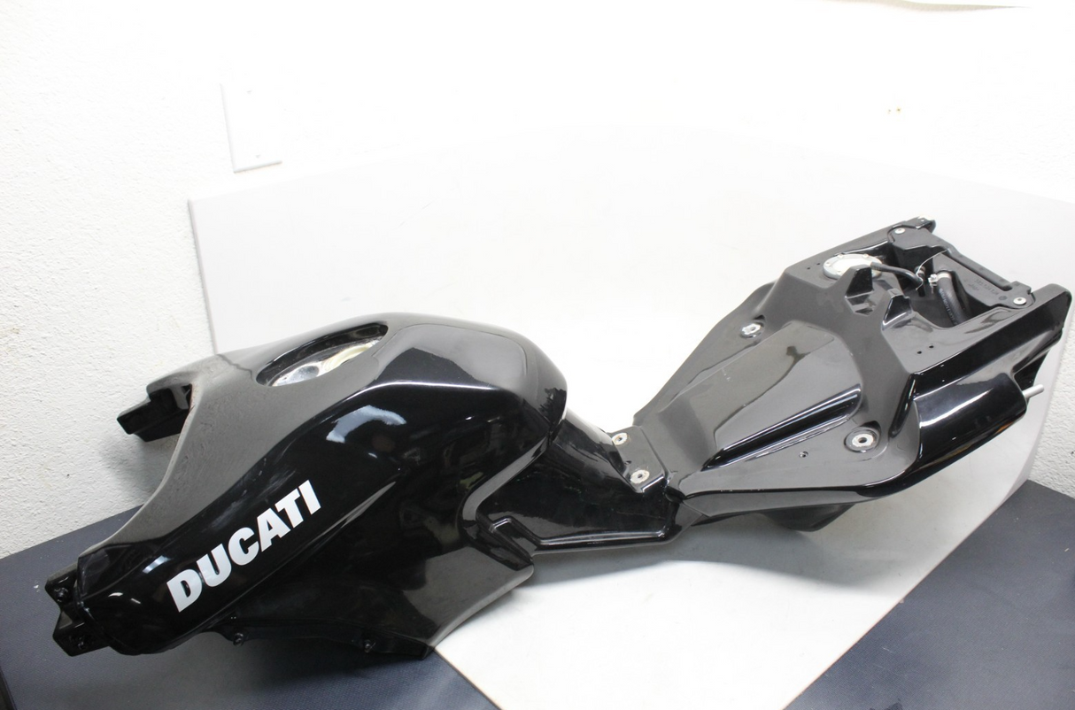 2005 DUCATI MULTISTRADA 1000 DS OEM GAS TANK FUEL CELL PETROL RESERVOIR