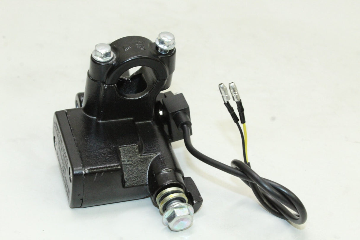 2023 Zinger 200cc Front Master Cylinder W/ Lever OEM