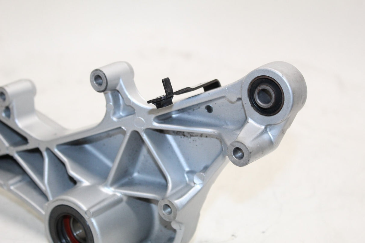 2007 07 HONDA FSC600 FSC 600 SILVER WING SWINGARM MOUNT BRACKET