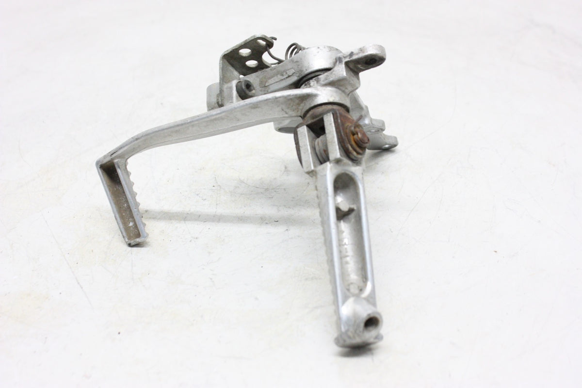 2006 SUZUKI GSXR 600 750 OEM RIGHT REARSET REAR SET DRIVER FOOT PEG REST STOP