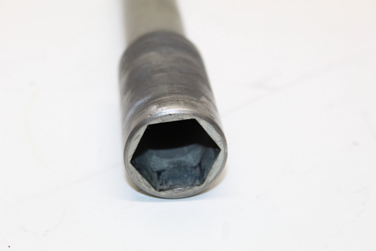 2004 2005 Suzuki GSXR 600 OEM FRONT WHEEL RIM AXLE PIVOT BOLT