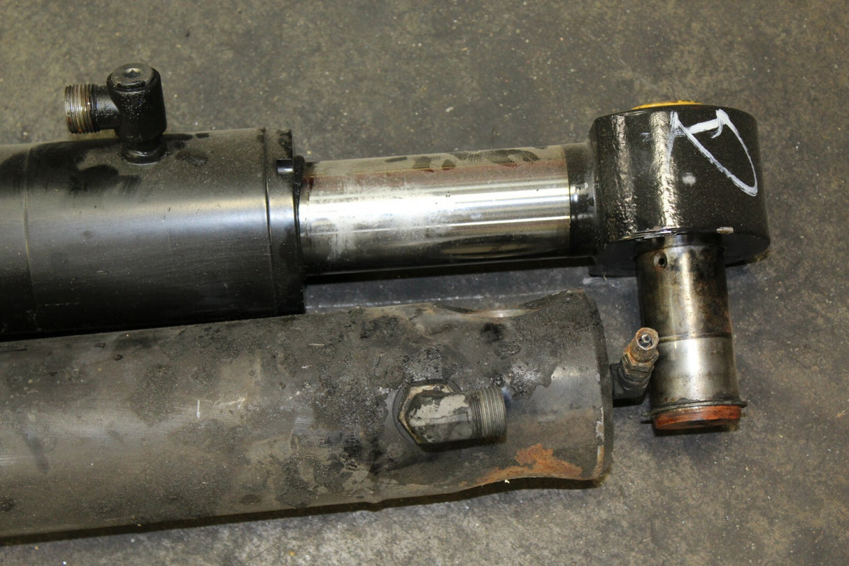 2018 Caterpillar 246D Cat Skid Steer Hydraulic Cylinder Lift Rear L/R OEM