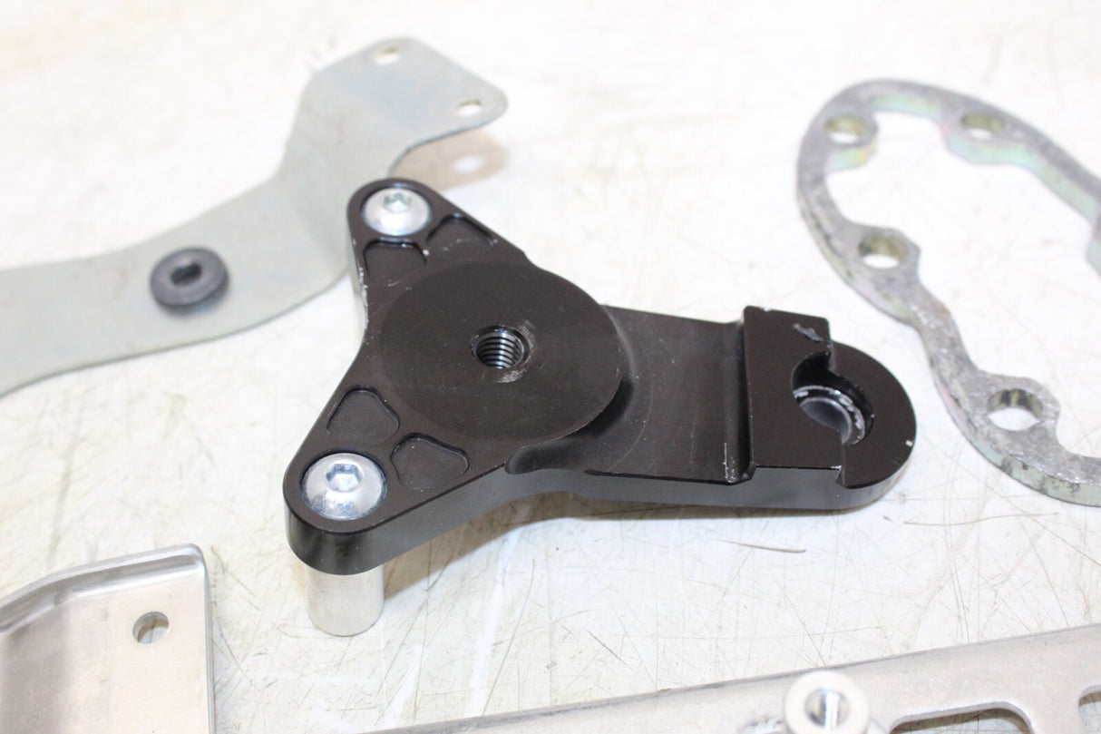 2011 SUZUKI GSXR 750 BRACKET MOUNT HOLDER KIT