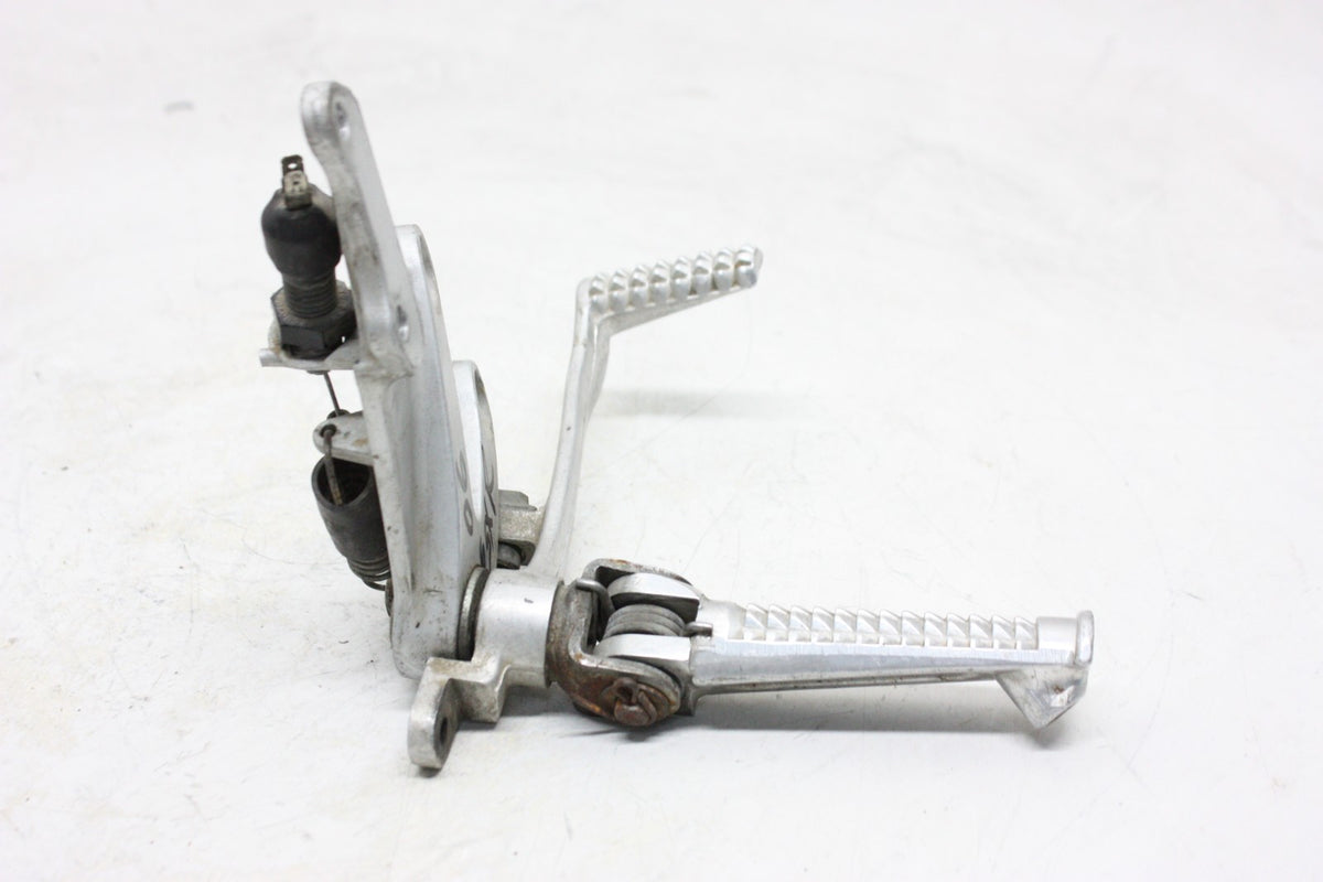2006 SUZUKI GSXR 600 750 OEM RIGHT REARSET REAR SET DRIVER FOOT PEG REST STOP