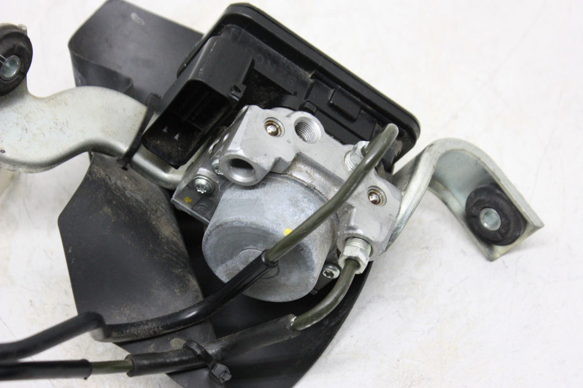 2015 Suzuki GSXR1000 ABS Pump Pressure Modulator GSXR 1000