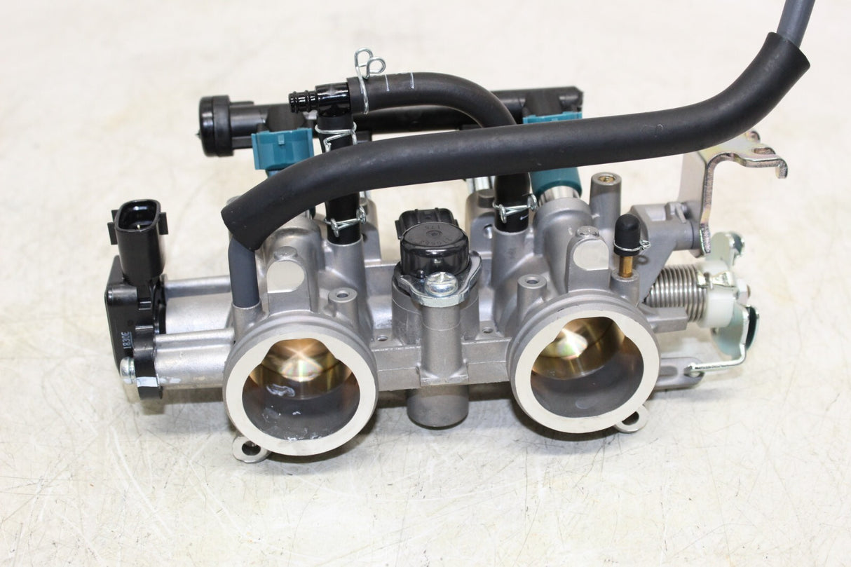 2022 YAMAHA MT-07 MTN690 MAIN FUEL INJECTORS / THROTTLE BODIES WITH FUEL LINE