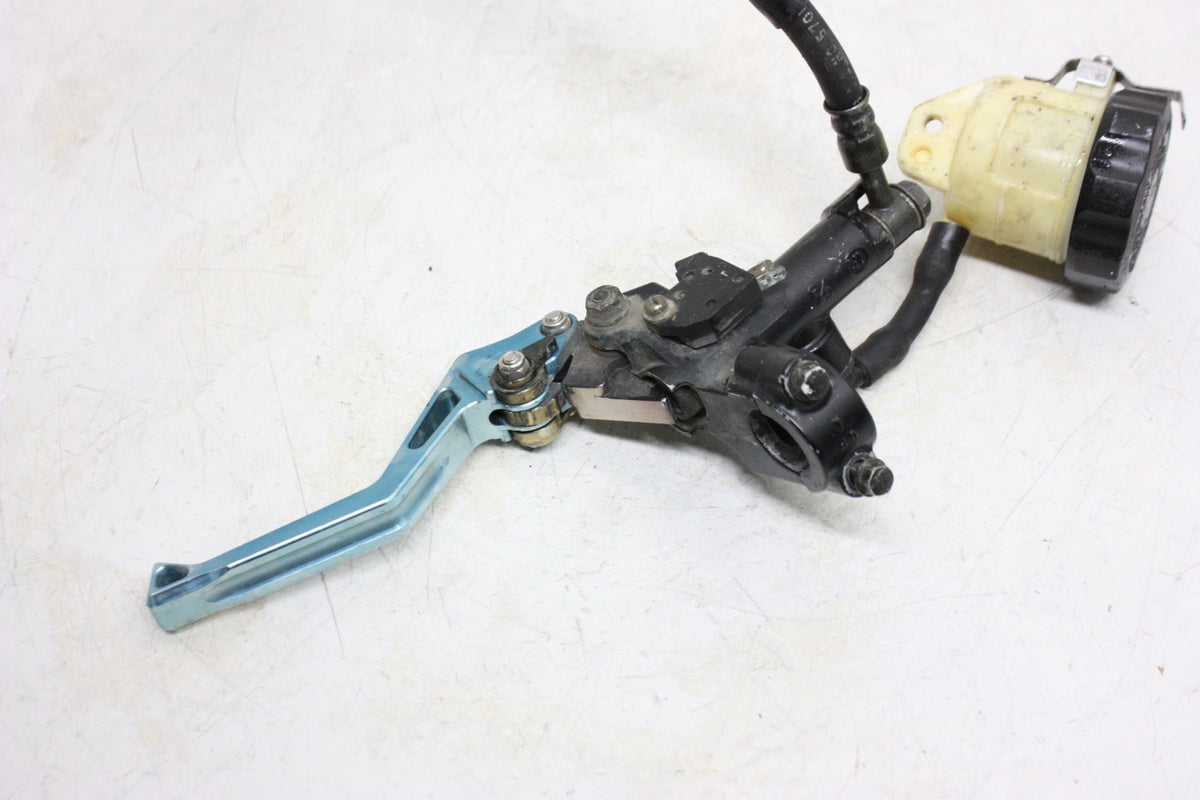 2003-2005 Yamaha YZF R6 2006-2009 R6S OEM Front Brake Master Cylinder W/ Lever