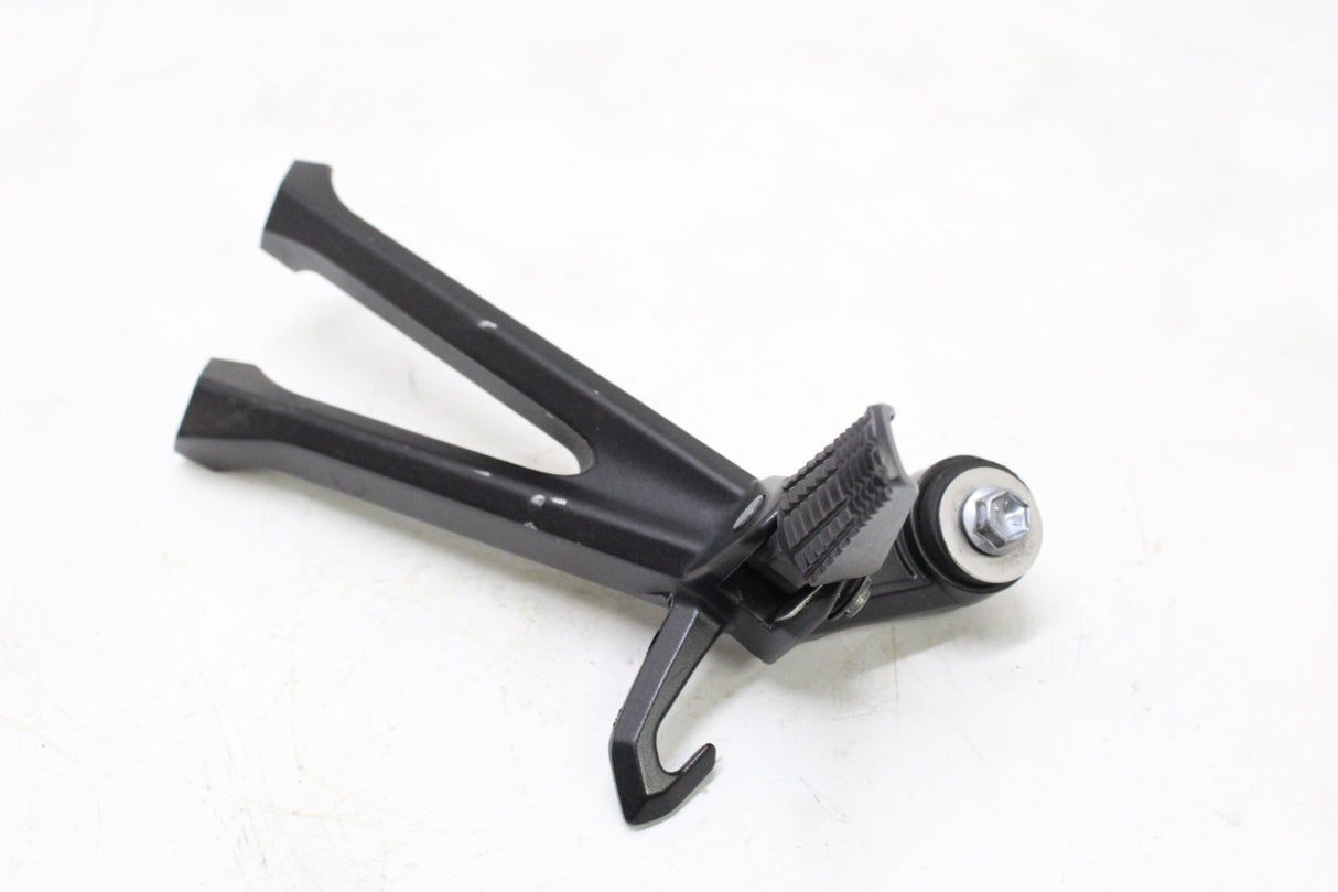 11-25 Suzuki GSXR 600 750 RIGHT Side Rear Back Passenger Foot Rest Peg OEM