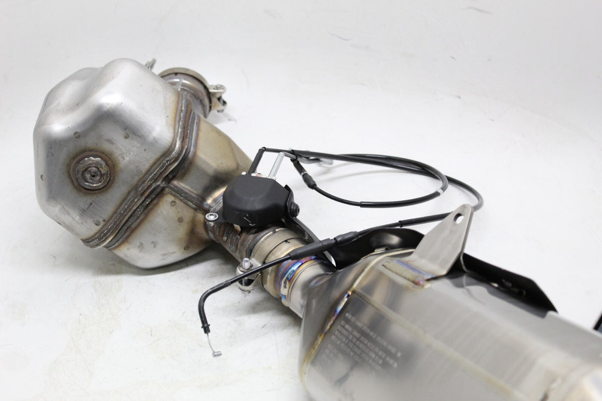 21-23 Kawasaki ZX-10R ZX10 Exhaust Mid Pipe Muffler OEM