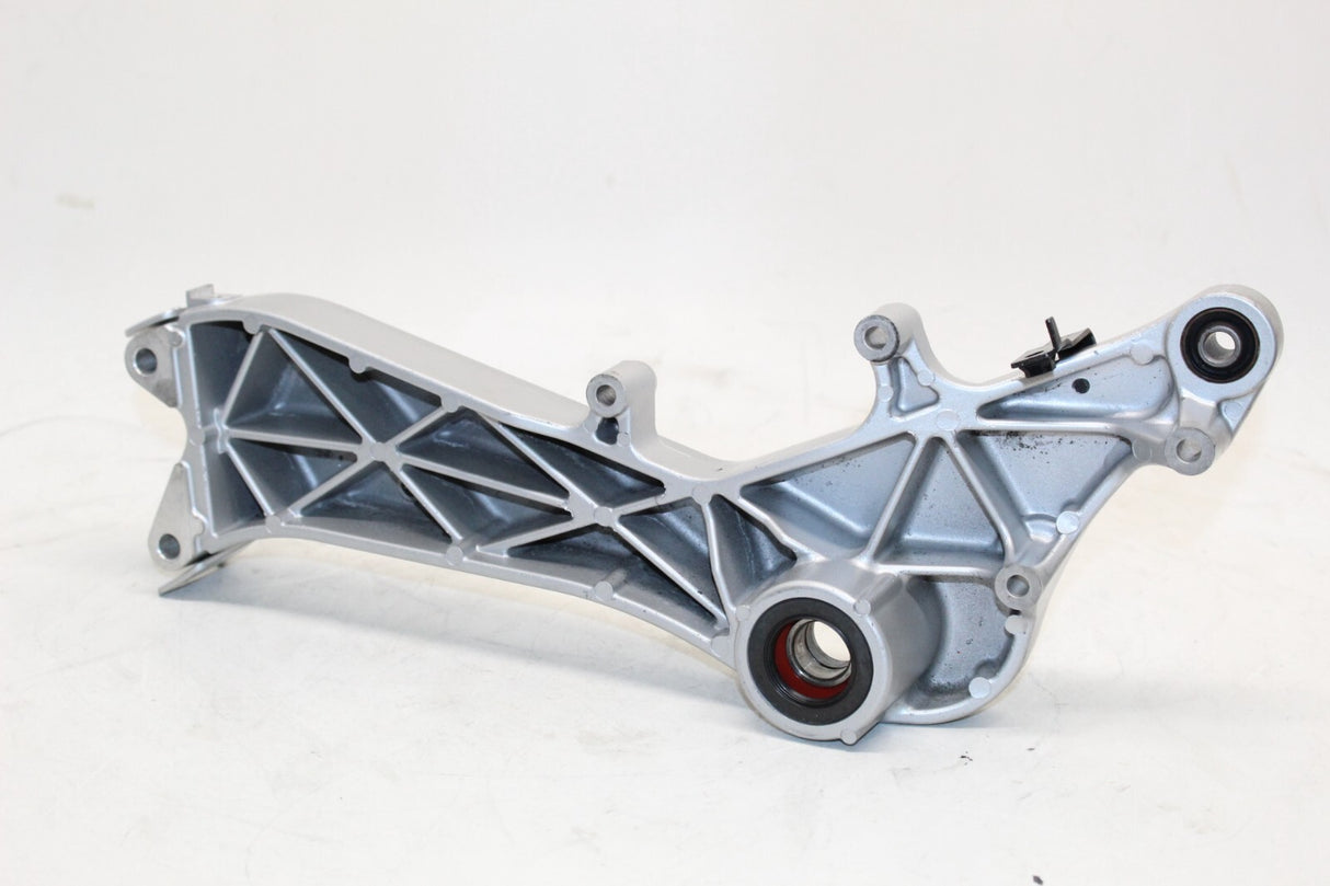 2007 07 HONDA FSC600 FSC 600 SILVER WING SWINGARM MOUNT BRACKET