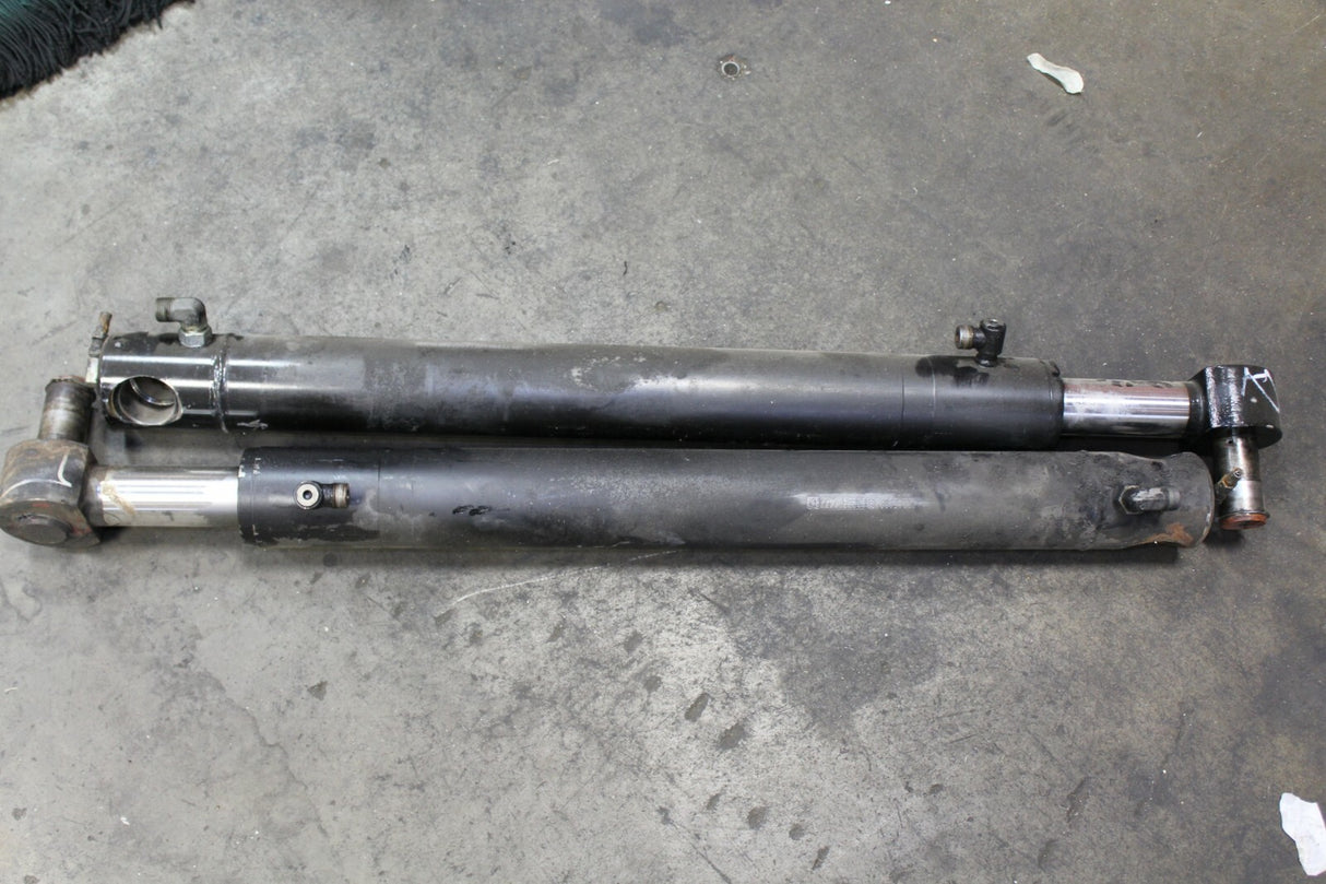 2018 Caterpillar 246D Cat Skid Steer Hydraulic Cylinder Lift Rear L/R OEM