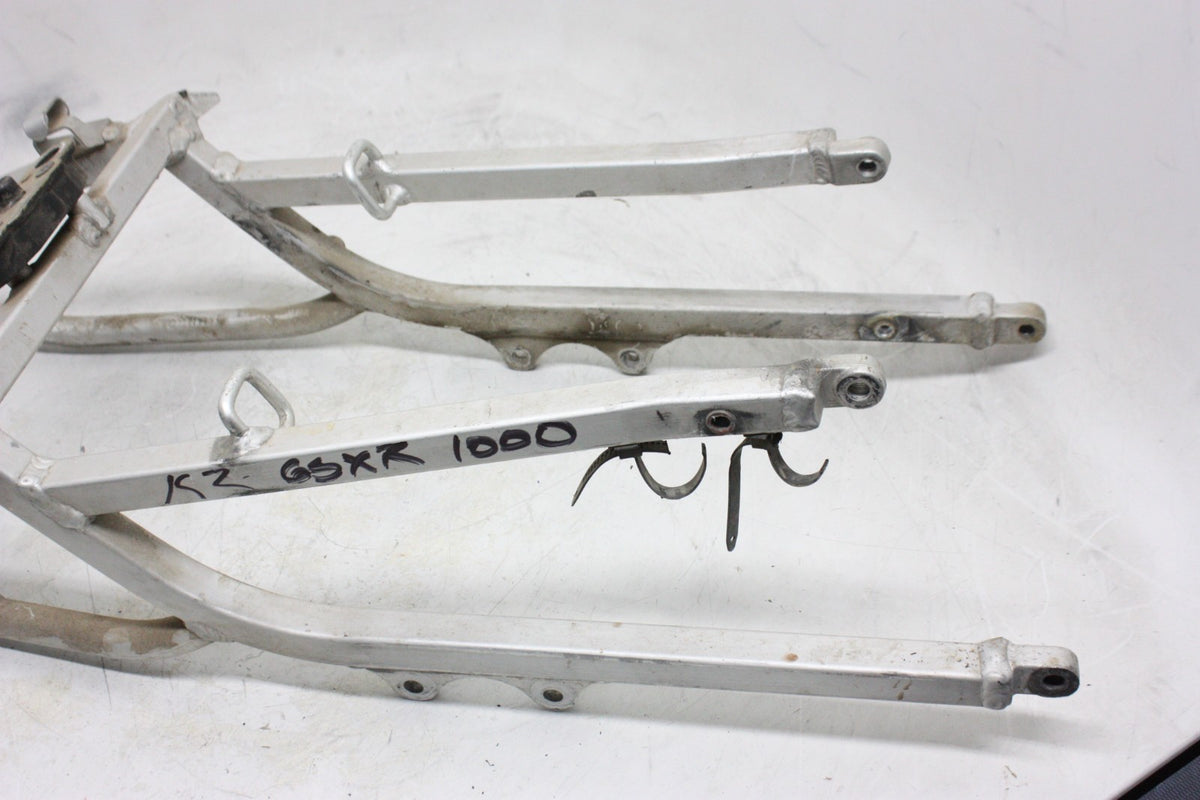 2001 2002 SUZUKI GSXR 1000 OEM REAR TAIL FRAME SUBFRAME STRAIGHT