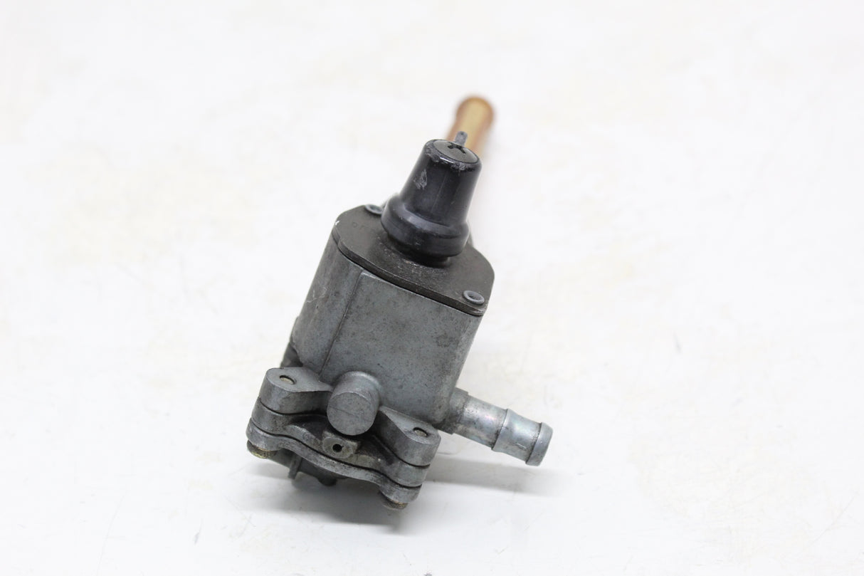 2005 Honda VTX1300S VTX1300 OEM FUEL GAS TANK PETCOCK SHUT ON OFF VALVE