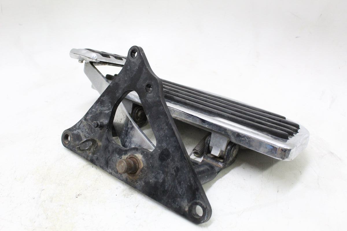 2005 KAWASAKI VULCAN 1500 VN1500 Right Floorboard Brake Pedal Bracket