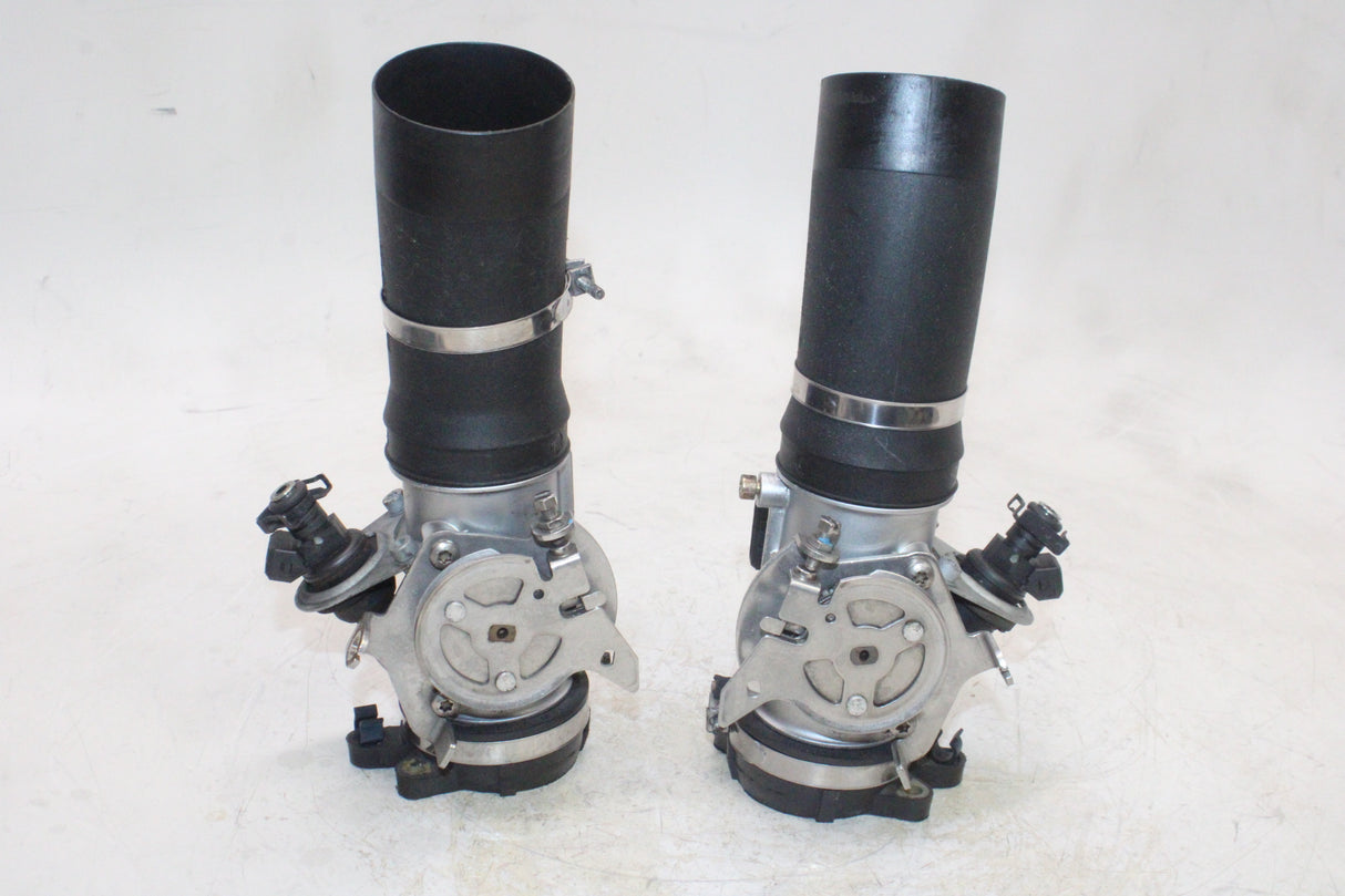 2001 BMW R1100RT OEM MAIN FUEL INJECTORS / THROTTLE BODIES