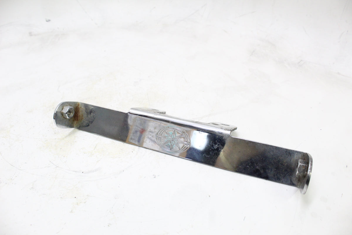 2007 YAMAHA XVS650 V STAR 650 OEM WINDSHIELD TRIM MOUNT BRACKET