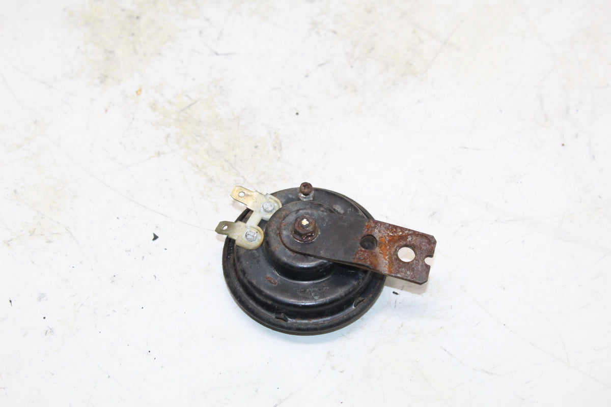 2002 Yamaha Zuma 50 YW50 OEM Horn With Mounting Bracket