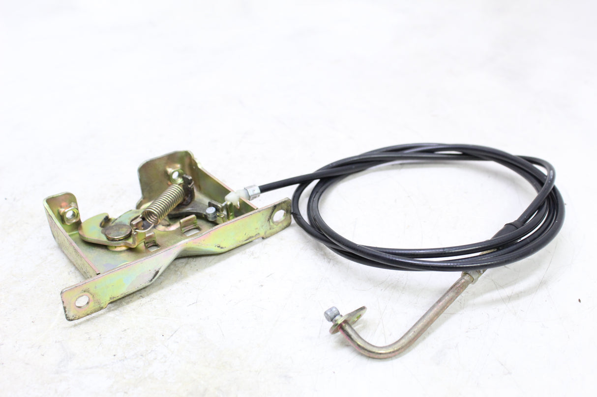 2017 Genuine Scooter Co. Buddy 125 OEM REAR SEAT LATCH LOCK ASSEMBLY W CABLE
