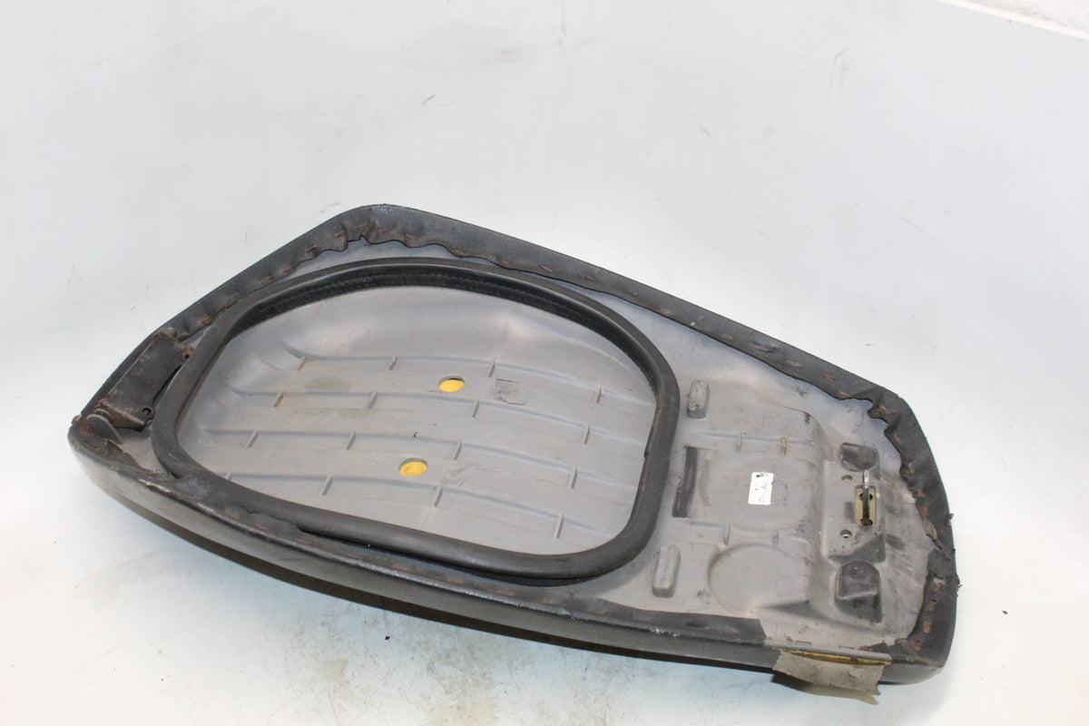 2002 Yamaha Zuma 50 YW50 OEM Seat Saddle Black