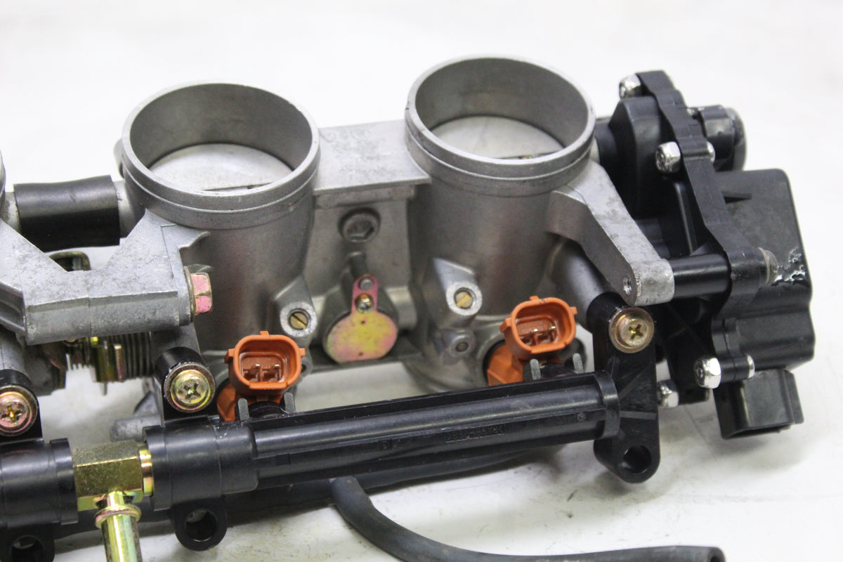 2004 SUZUKI GSXR600 OEM THROTTLE BODY FUEL INJECTOR ASSEMBLY