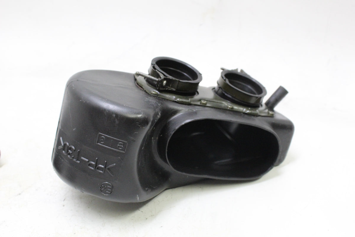 2004 SUZUKI GSXR600 OEM AIRBOX AIR CLEANER CAP COVER INTAKE DUCTS