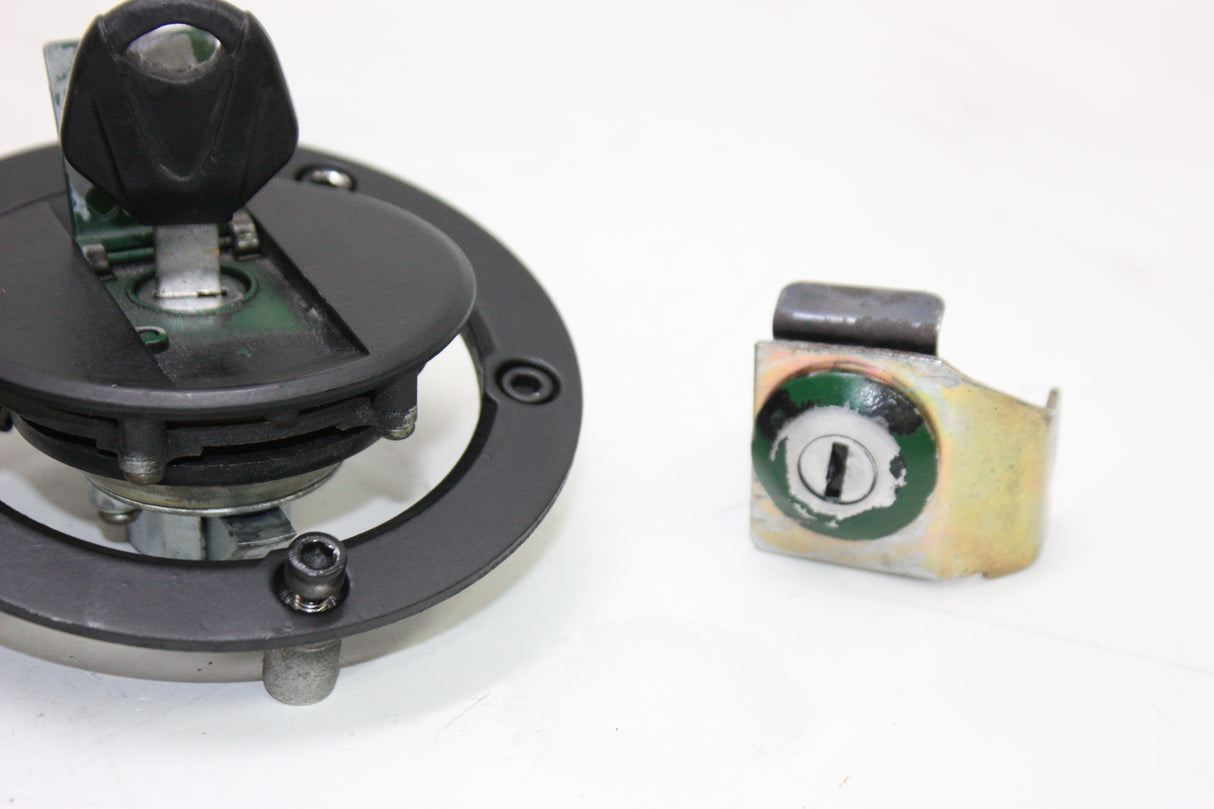 2005 Suzuki GSXR600 OEM IGNITION LOCK KEY SET W/ GAS CAP AND SEAT LOCK