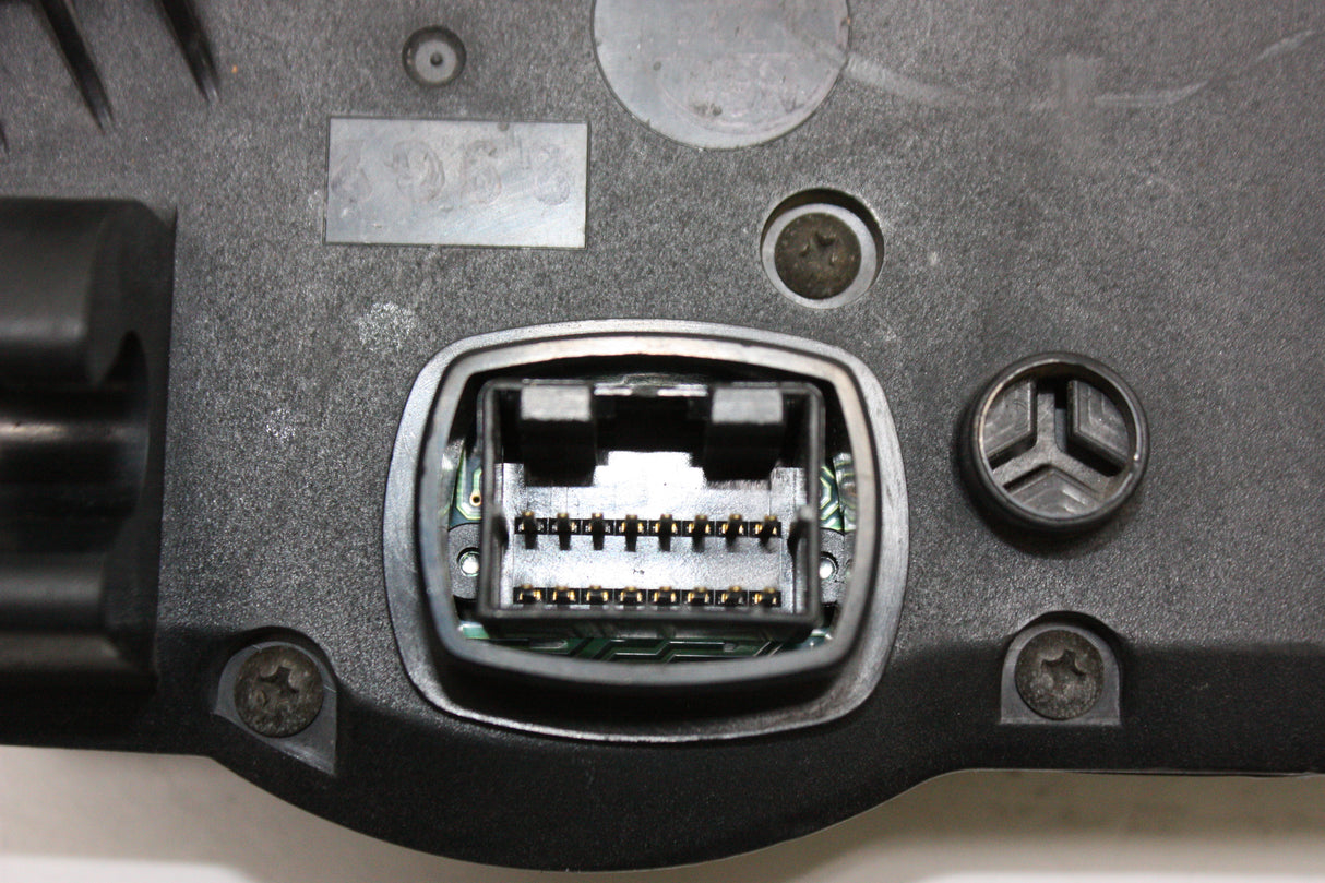 2005 Suzuki GSXR600 OEM SPEEDO TACH GAUGES DISPLAY CLUSTER SPEEDOMETER