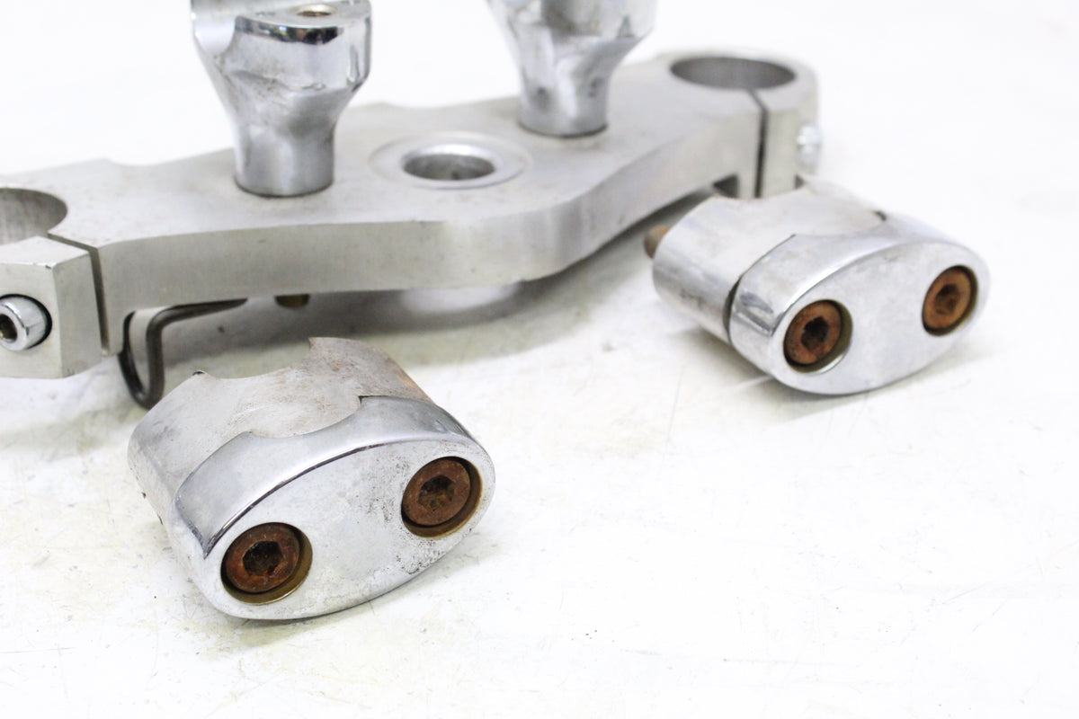 2005 KAWASAKI VULCAN 1500 VN1500 Upper Triple Tree Handlebar Risers