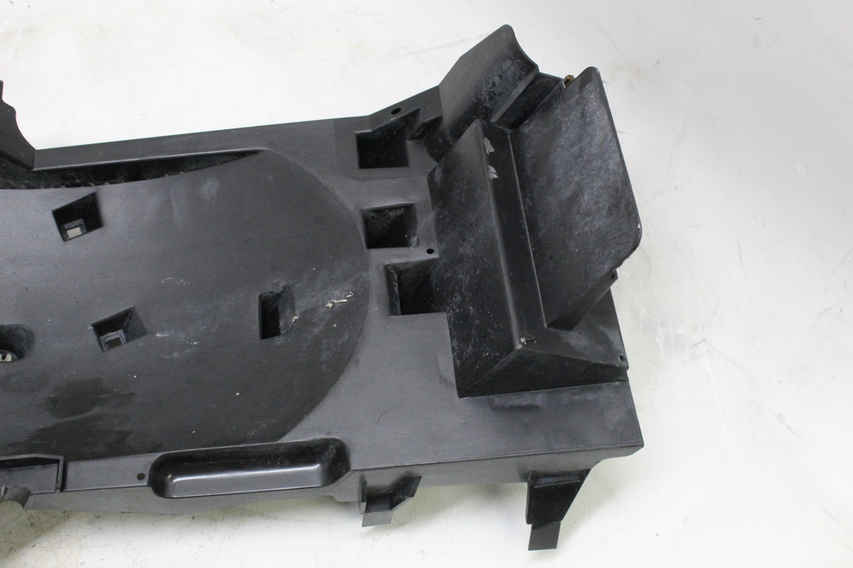 2003 YAMAHA FZ1 FZS1000 FAZER OEM REAR FENDER UNDERTAIL BATTERY TRAY