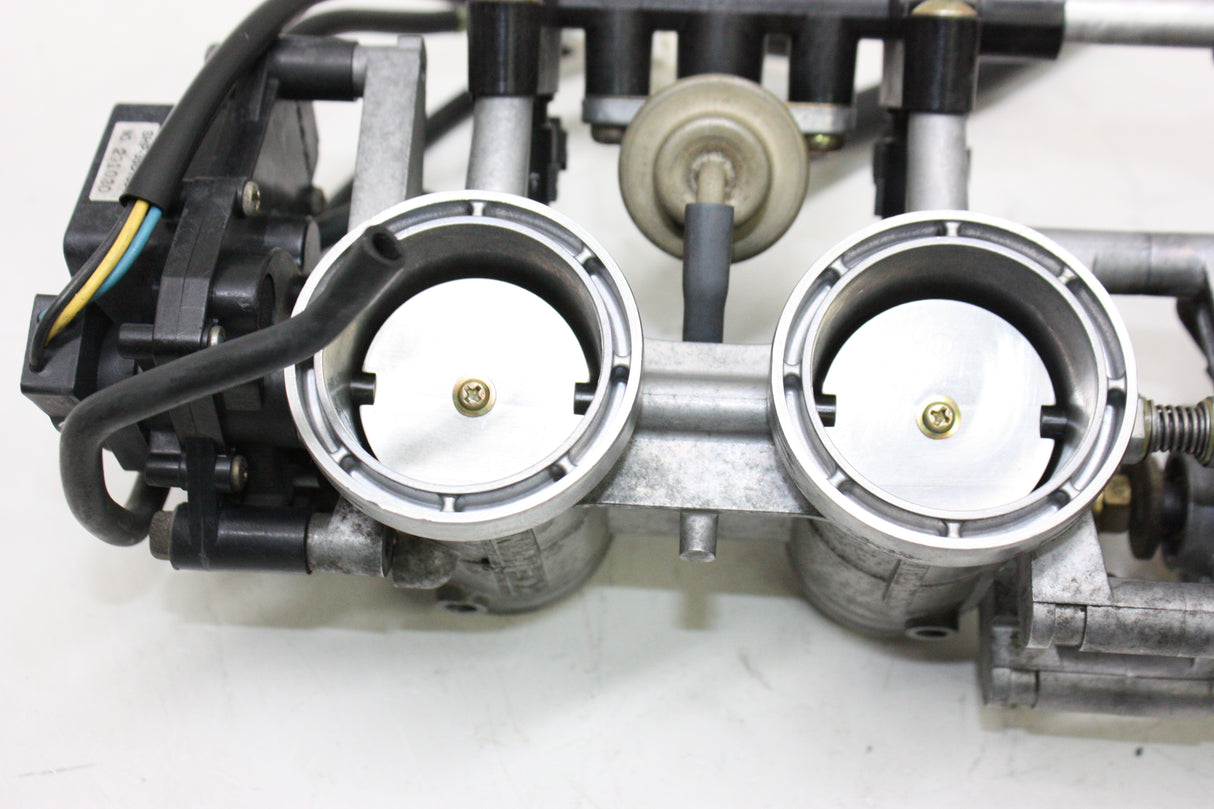 2004 Triumph Daytona 600 OEM MAIN FUEL INJECTORS / THROTTLE BODIES