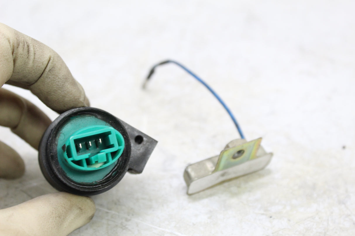 2017 Genuine Scooter Co. Buddy 125 OEM TURN SIGNAL BLINKER RELAY FLASHER SWITCH