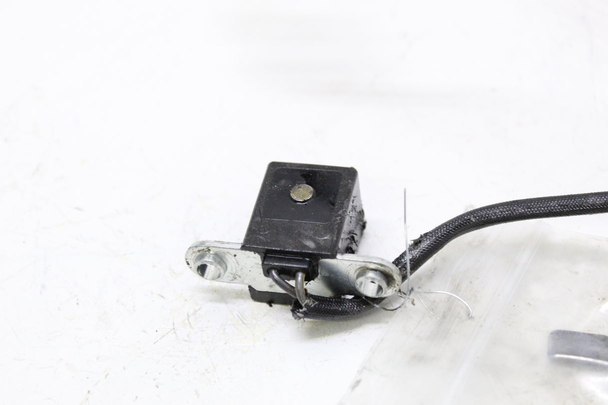 2007 Kawasaki KLR650 OEM ENGINE MOTOR COIL PICKUP PULSE PULSER SENSOR