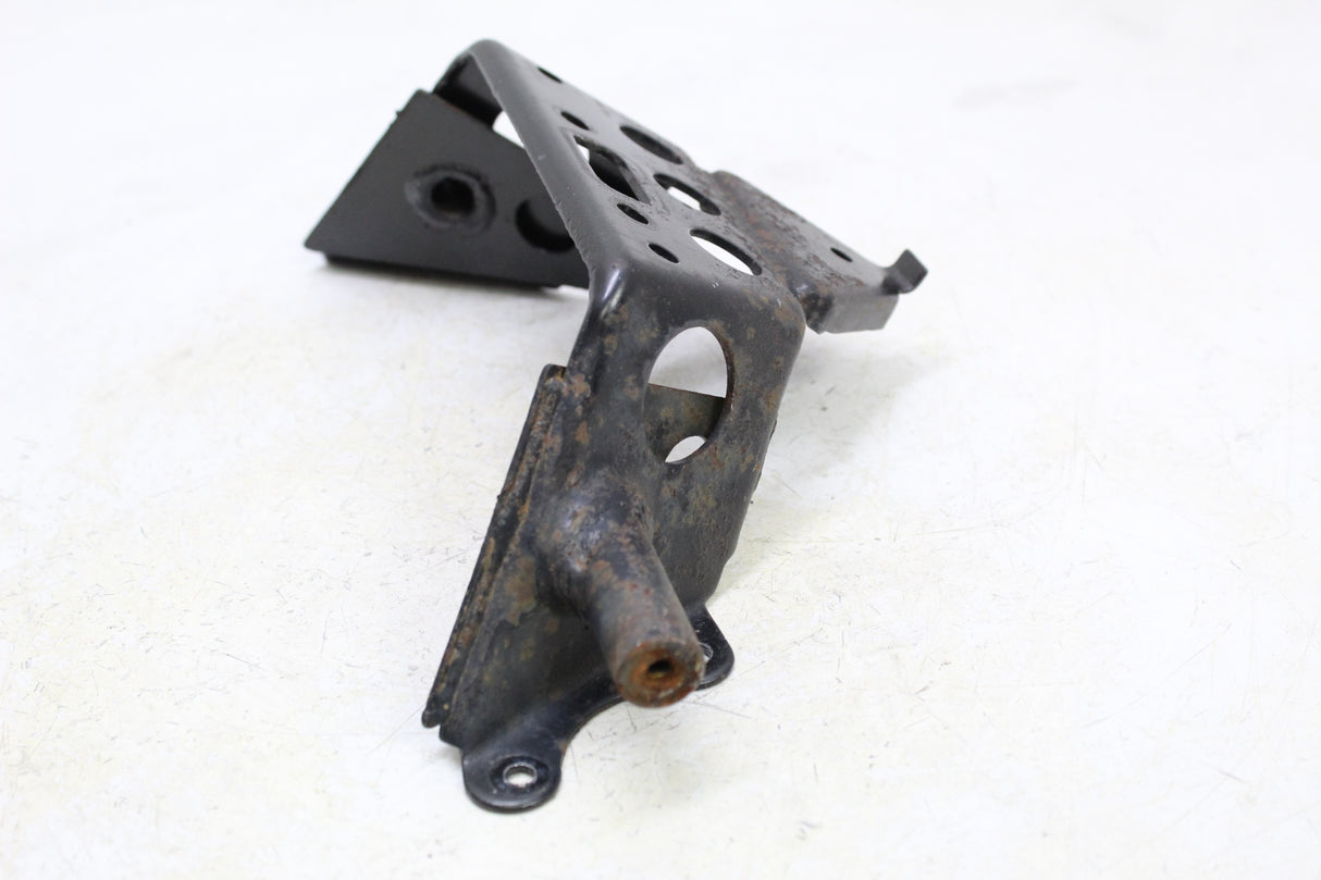 2003 Yamaha Zuma 50 YW50 OEM FRONT SEAT MOUNTING BRACKET MOUNT